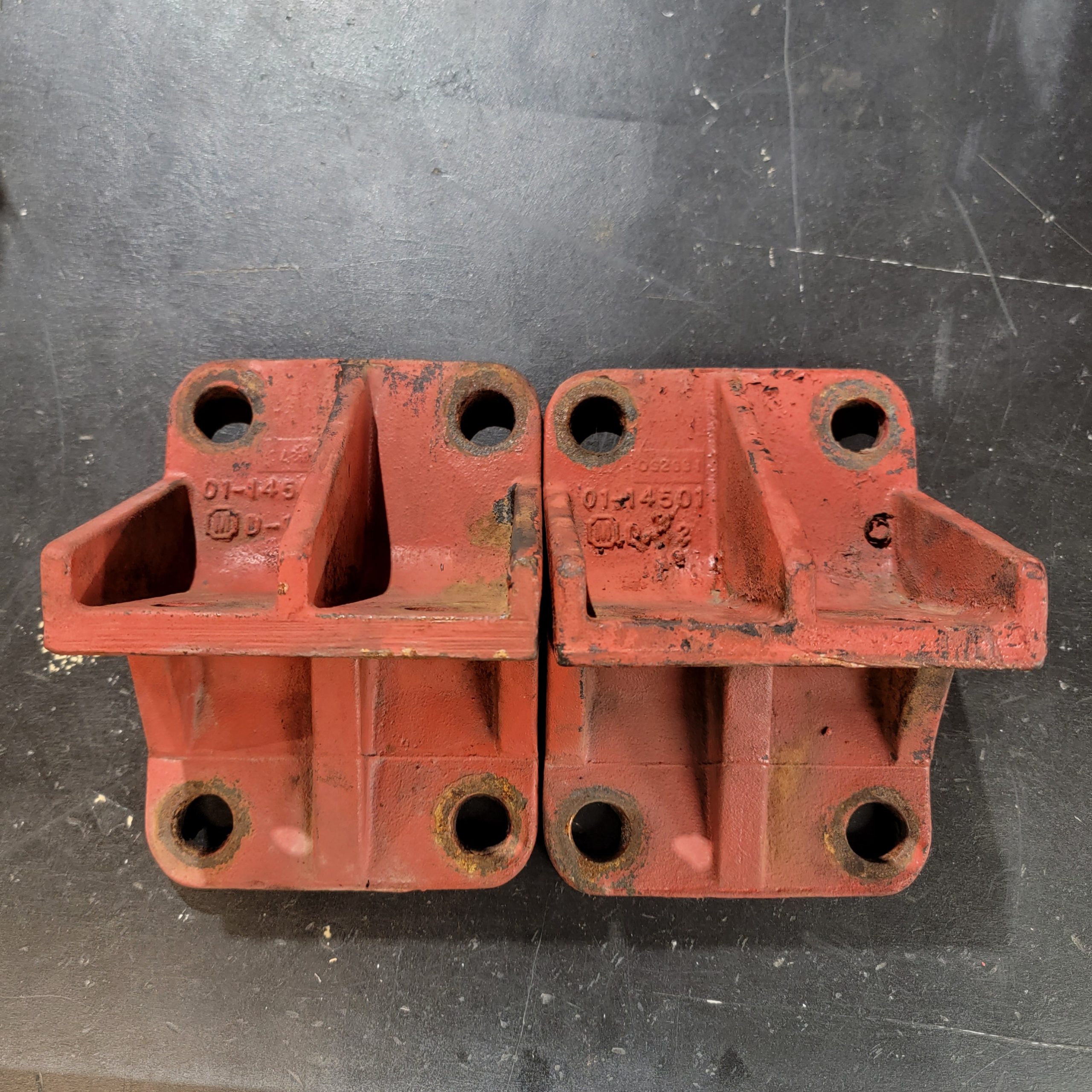 Freightliner Rear Engine Mount Set for N14 │ Freightliner 14-14501-000