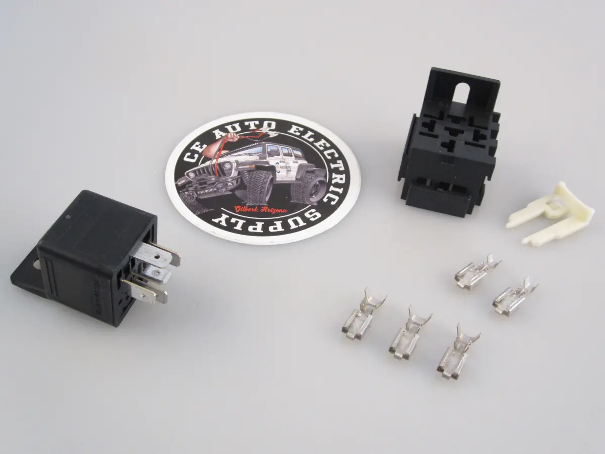 Bosch 30 Amp SPST Fog Lamp Relay with Interlocking Socket