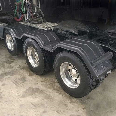 Minimizer 300 Series Poly Fender Set for Tri-Axle with 22.5 in. or 24.5 in. Tires