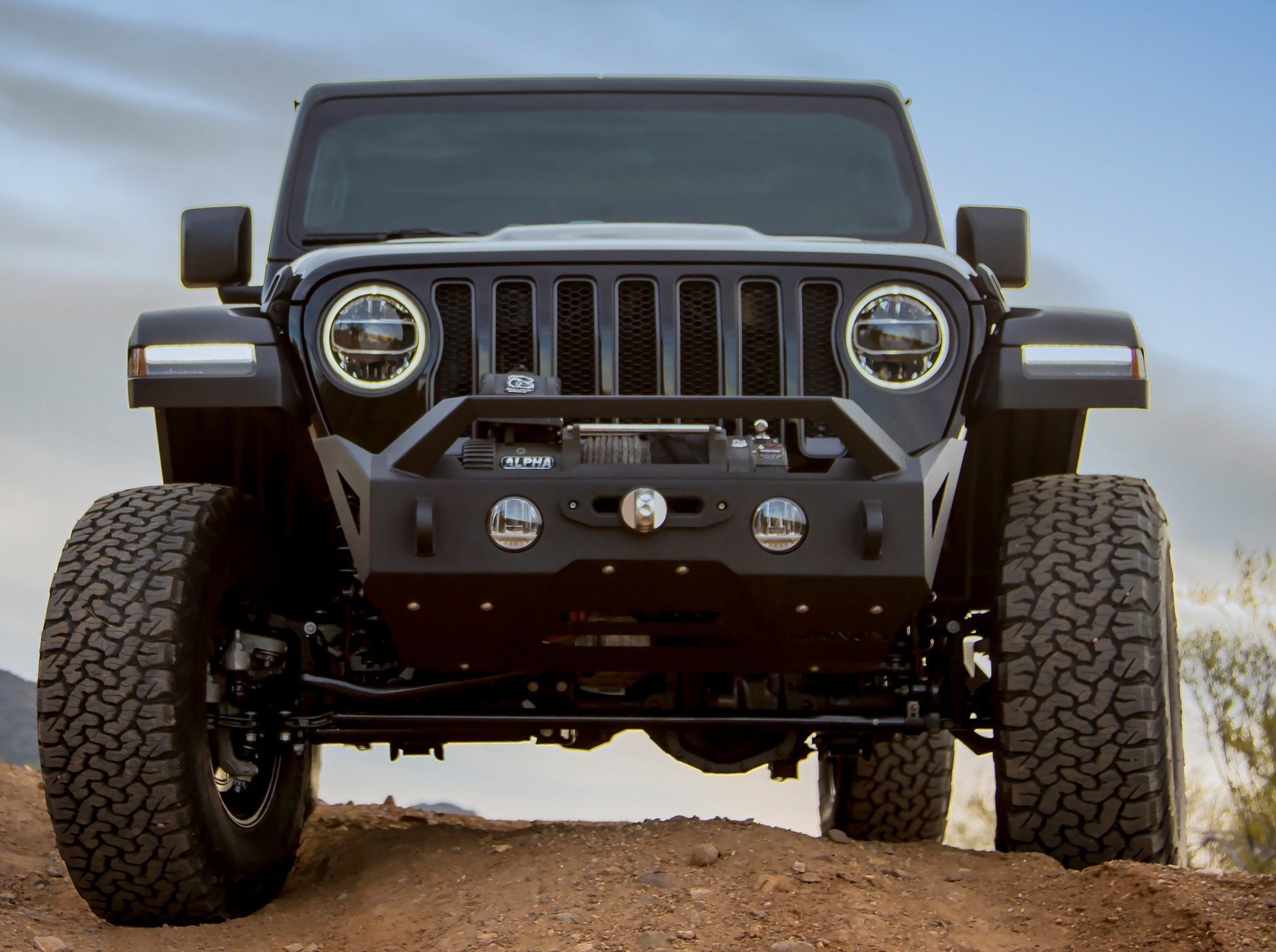 Magnum FBM22JPN-RT RT Series Front Stubby Bumper for 18-26 Jeep Wrangler JL & Gladiator JT